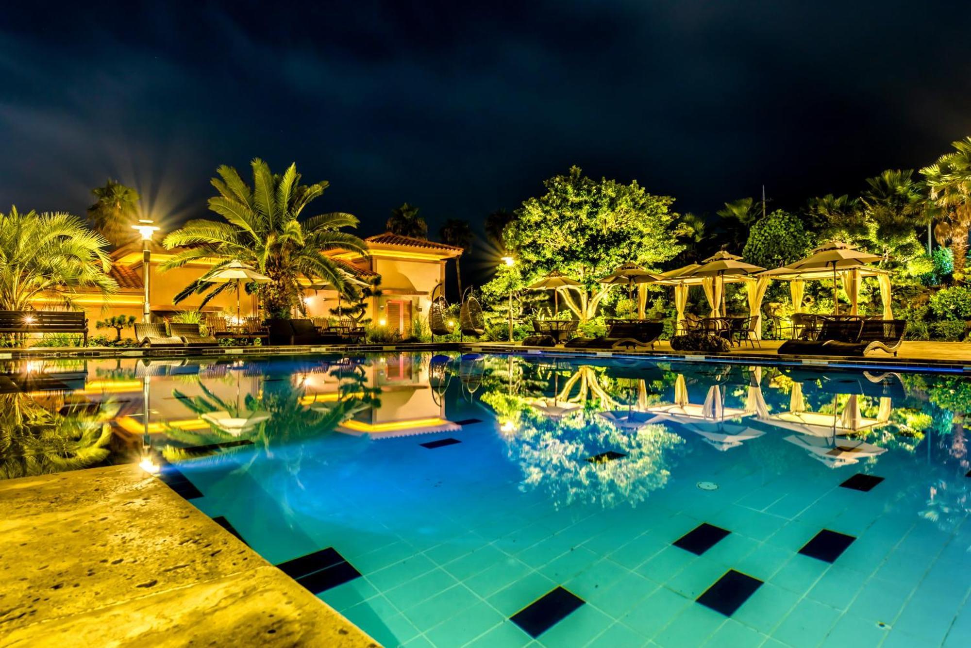 Palm Valley Resort Seogwipo Bagian luar foto