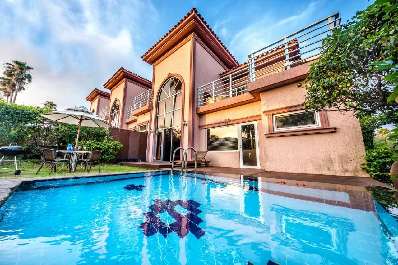 Palm Valley Resort Seogwipo Bagian luar foto