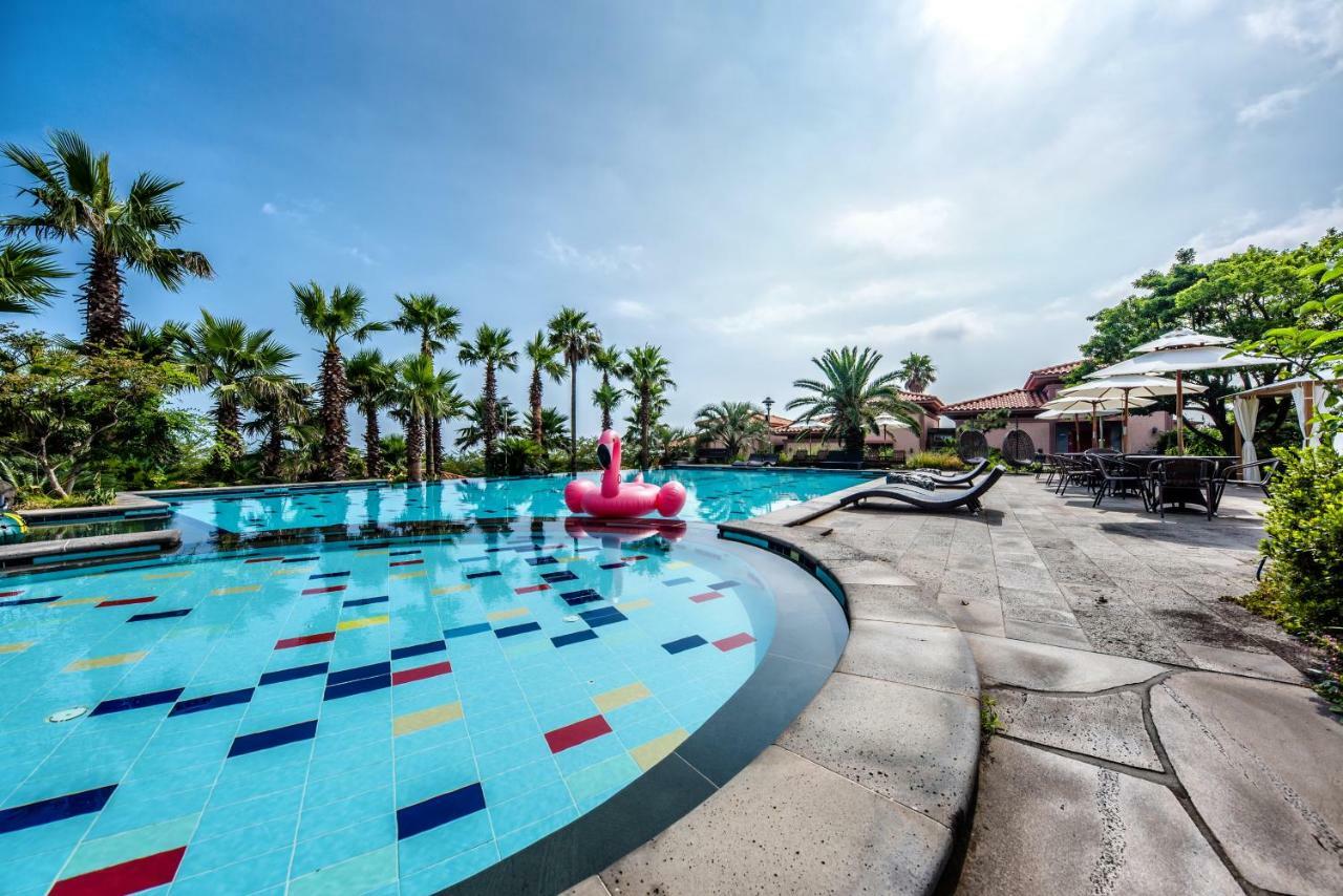 Palm Valley Resort Seogwipo Bagian luar foto