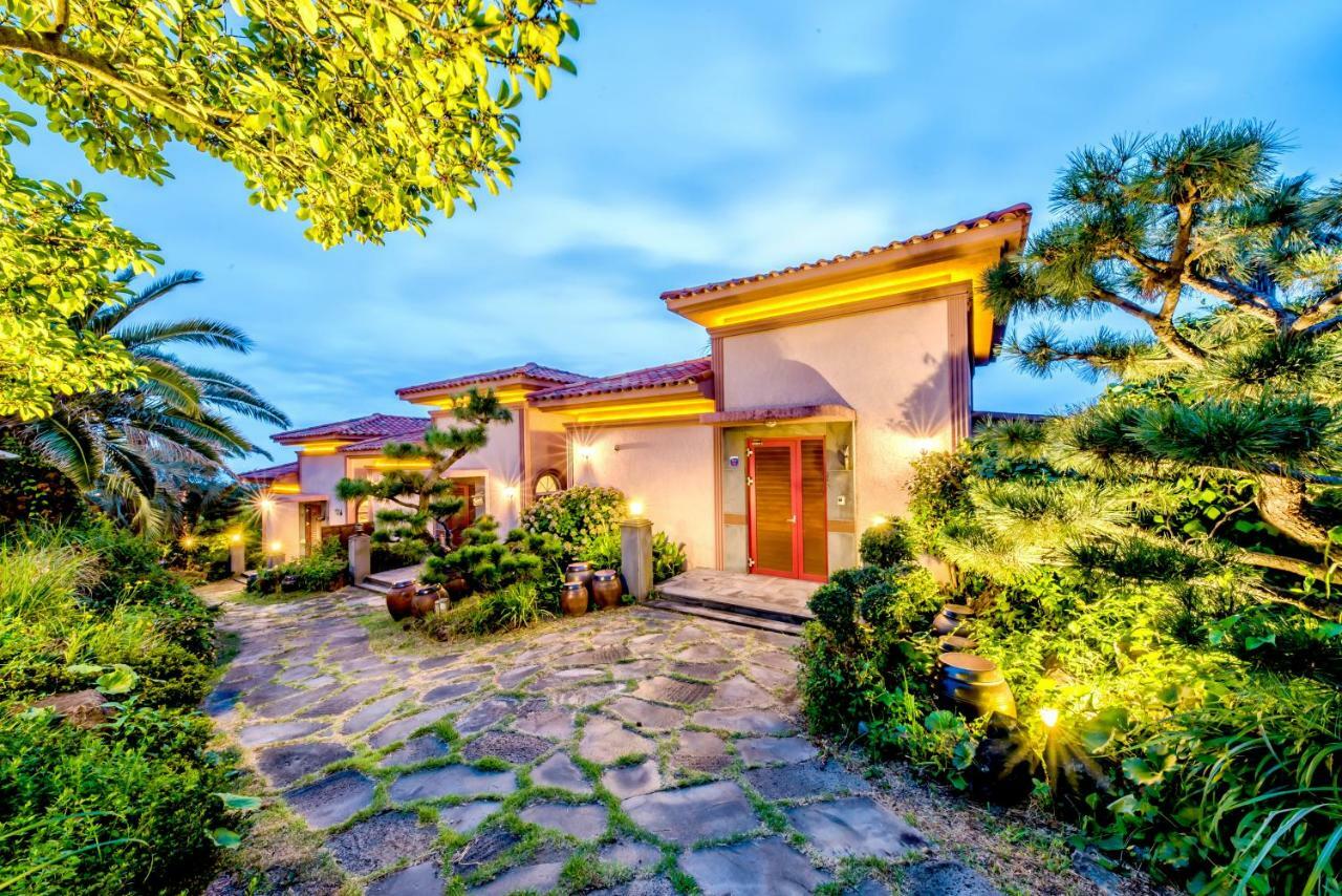 Palm Valley Resort Seogwipo Bagian luar foto