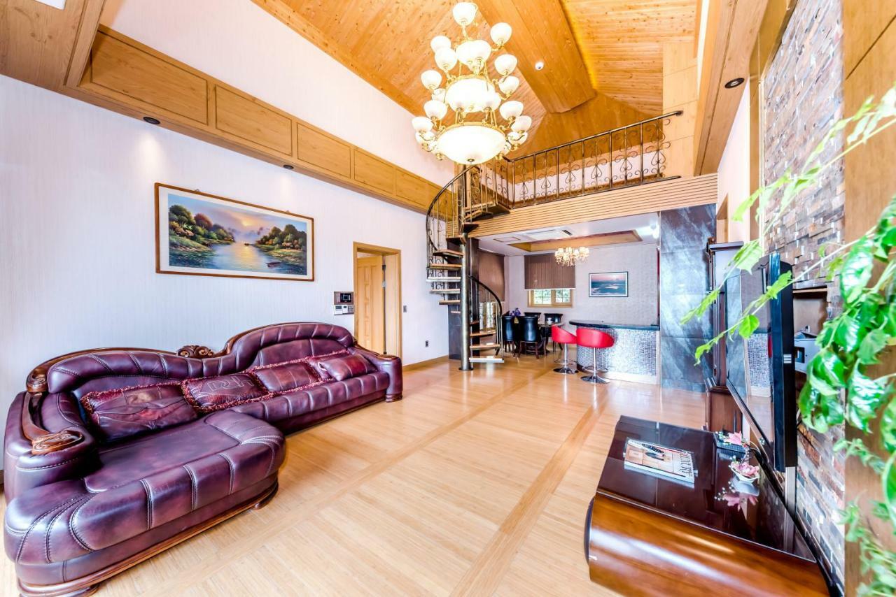 Palm Valley Resort Seogwipo Bagian luar foto