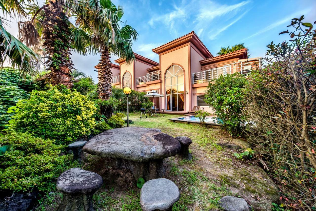 Palm Valley Resort Seogwipo Bagian luar foto
