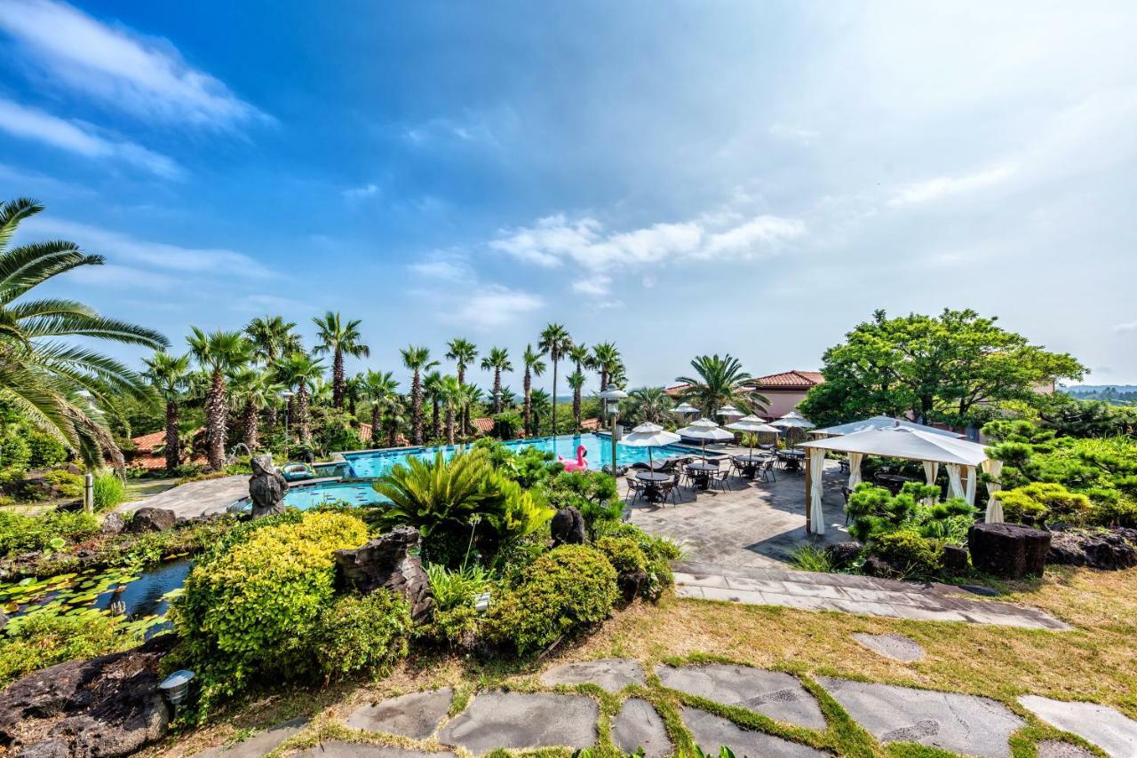 Palm Valley Resort Seogwipo Bagian luar foto